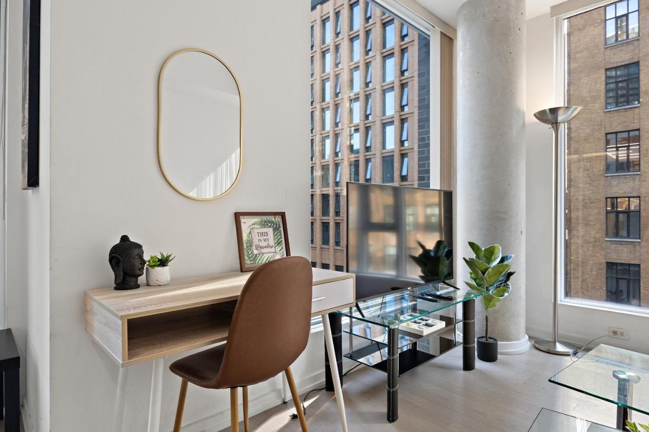 Modern Condo In The Heart Of Downtown 多伦多 外观 照片