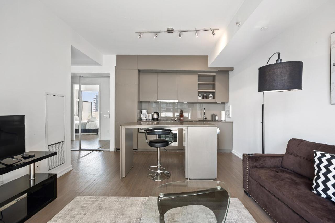 Modern Condo In The Heart Of Downtown 多伦多 外观 照片